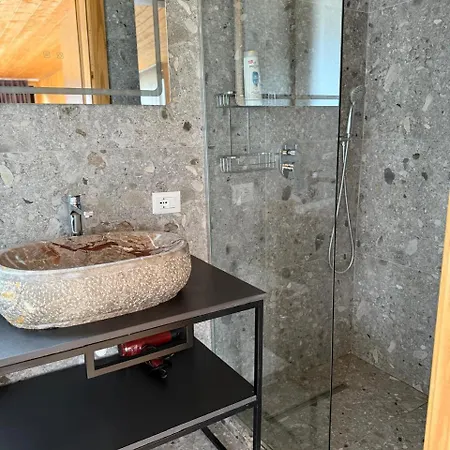 Ujevara E Vogel * 세스