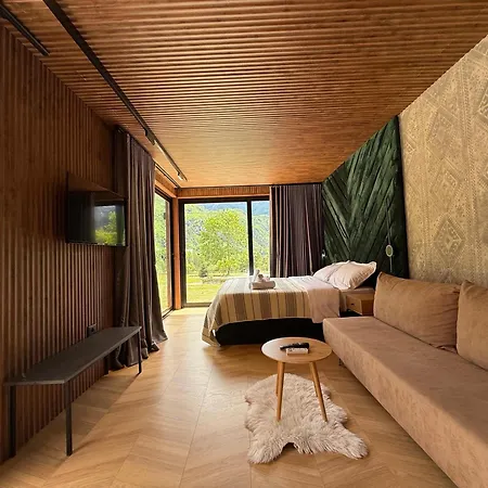 Ujevara E Vogel Villa *