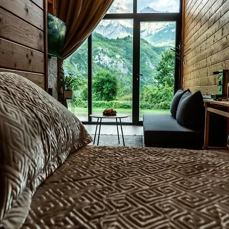 Ujevara E Vogel Villa