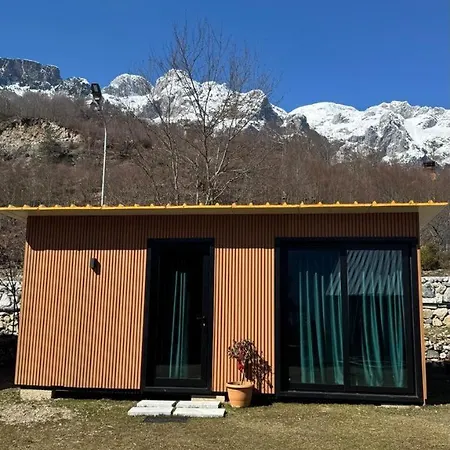 Ujevara E Vogel Villa Theth