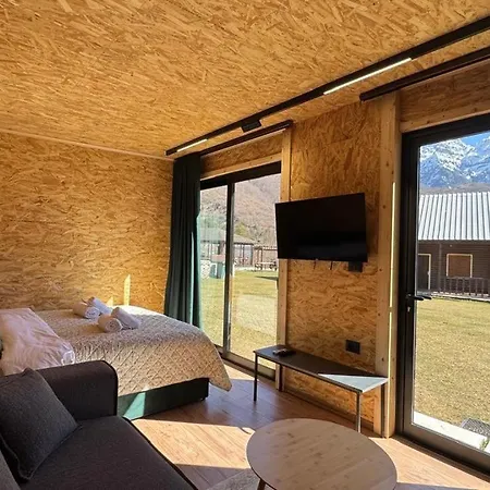 فيلة Ujevara E Vogel ثيث