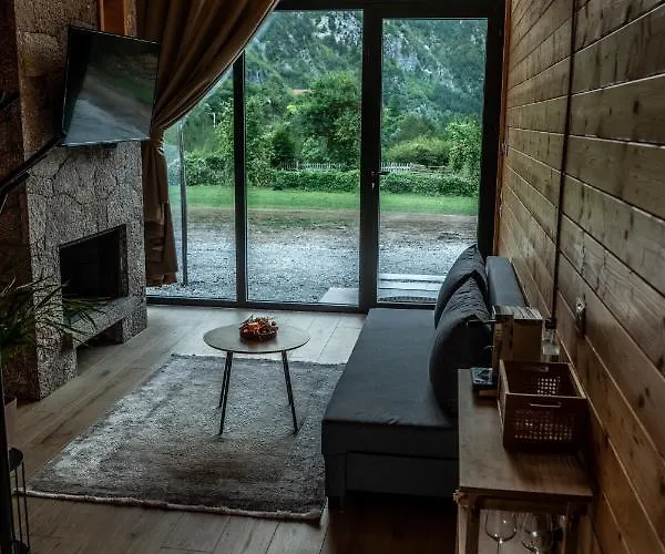 Ujevara E Vogel Villa *