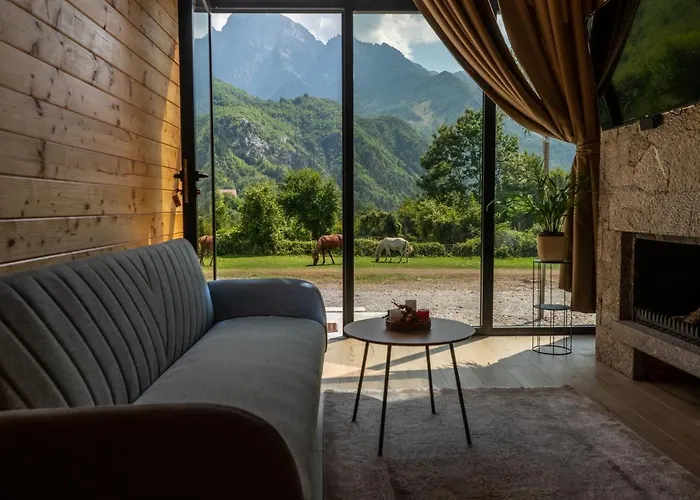 Ujevara E Vogel Villa