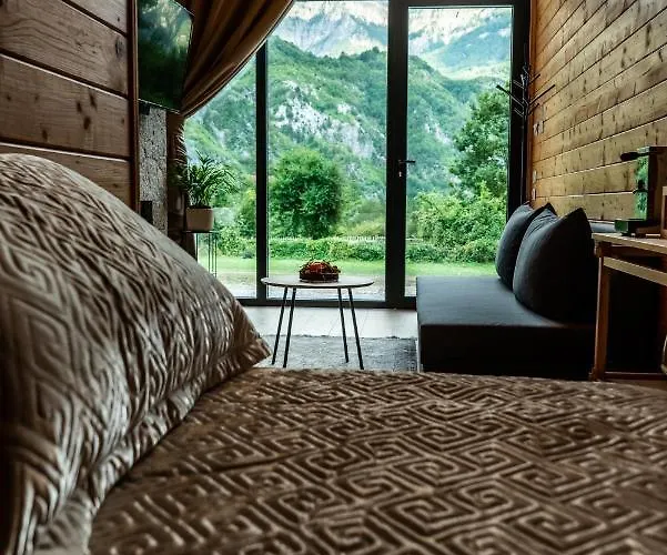 Ujevara E Vogel Villa