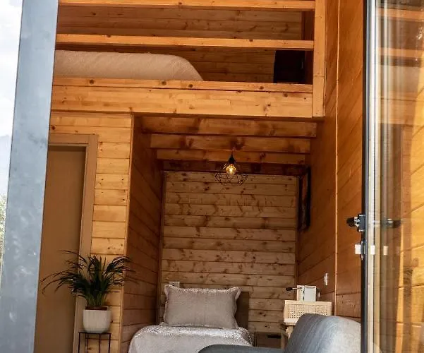 Ujevara E Vogel Theth