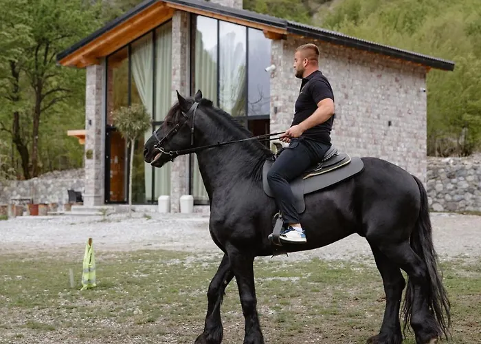 Villa Ujevara E Vogel Theth