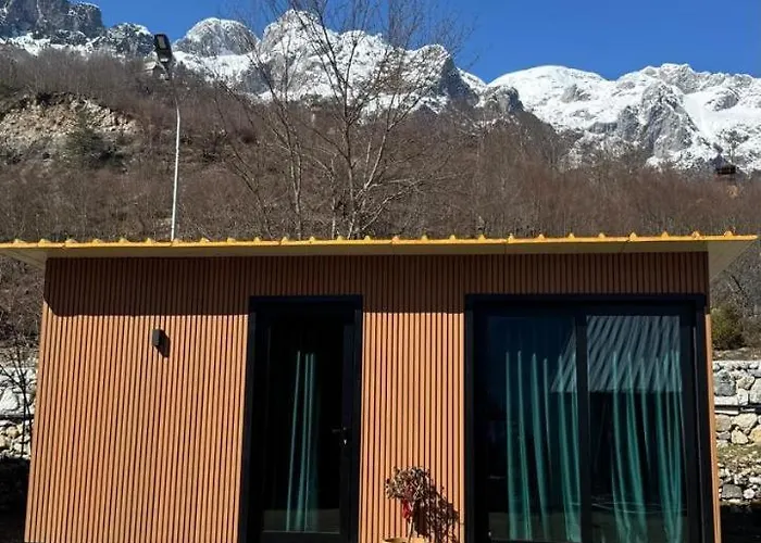 Ujevara E Vogel Villa Theth