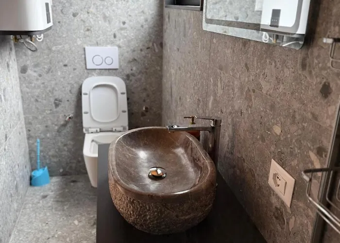 Ujevara E Vogel Villa *